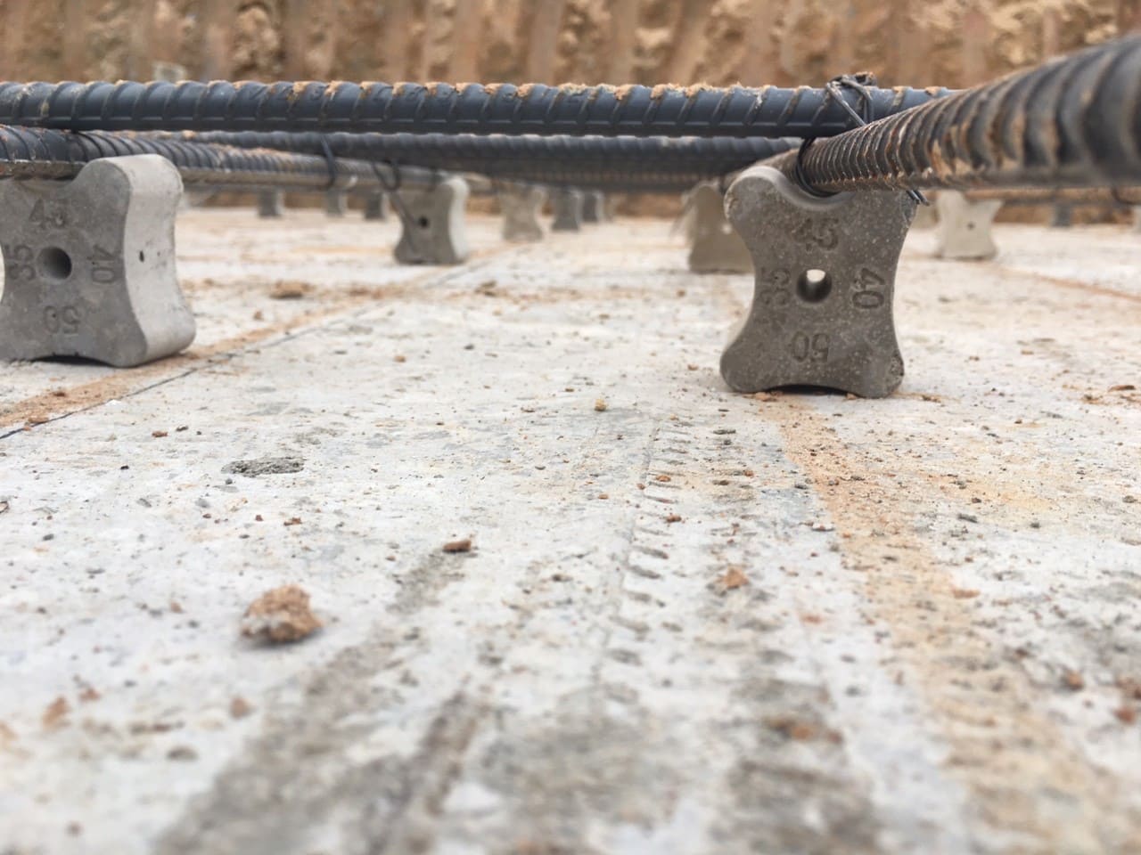 Con kê bê tông là một phụ kiện nhỏ nhưng quan trọng trong công trình xây dựng